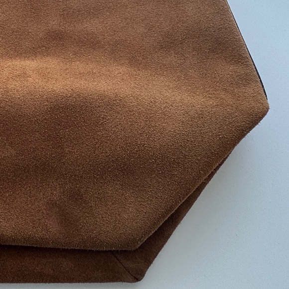 Toteme - Suede Belted Tote Bag - Picture 9 of 10